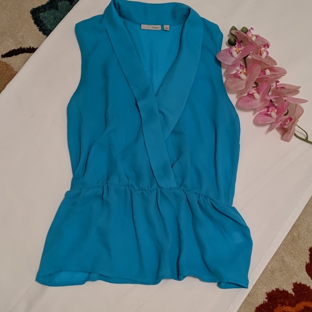 Tops - Picture 2 of 3